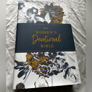 NIV Women's Devotional Bible - Gold and Navy Blue